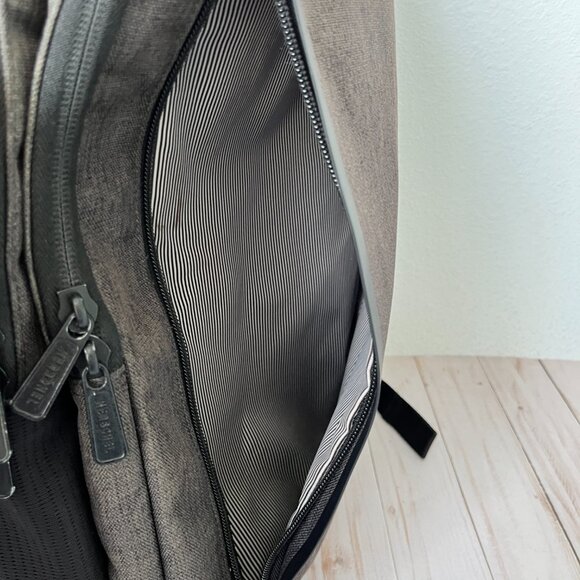 Herschel Tech Daypack Mid, Black Crosshatch - Picture 9 of 14